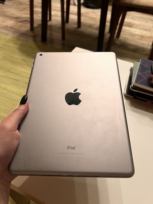 Продам Ipad 5 32гб б/у