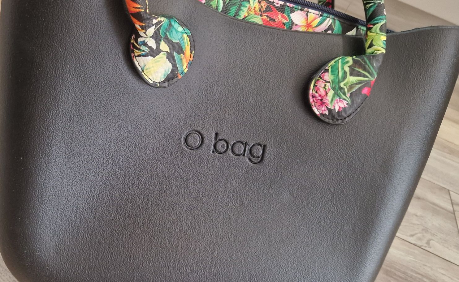 Чанта  O BAG  с цветни дръжки