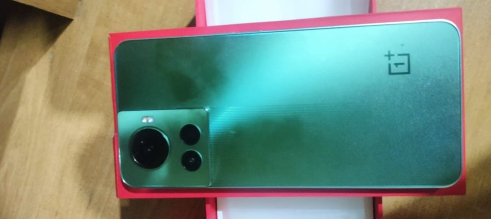 Срочно продам OnePlus 10R