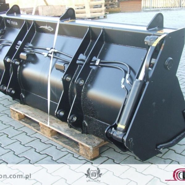 Cupa multifunctionala jcb