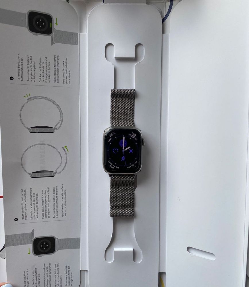 Apple Watch Series 7, 45 mm, Silver Stainless Steel, 5 bratari!