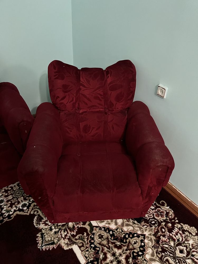 Divan kresla sotiladi holati yaxshi