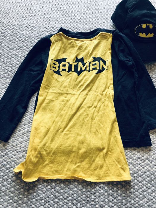 Batman bluza cu pelerina/ șapcă /3-4 ani