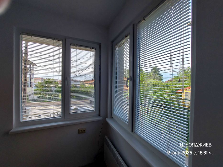 Имот с двуетажна къща, с гараж, Център, град Горна Оряховица