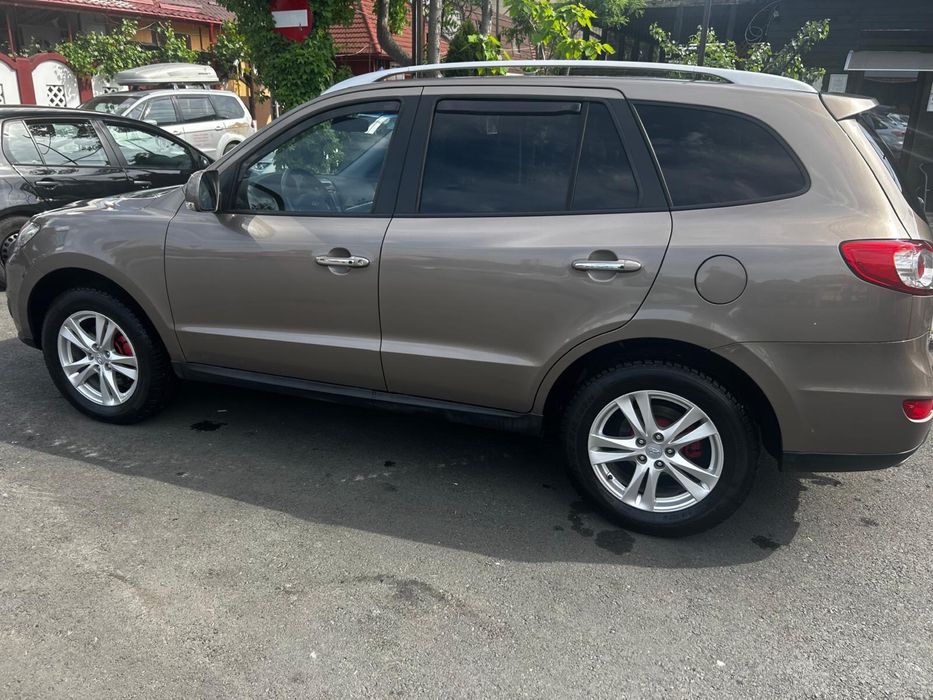 Hyundai Santa Fe – 6.300€ –