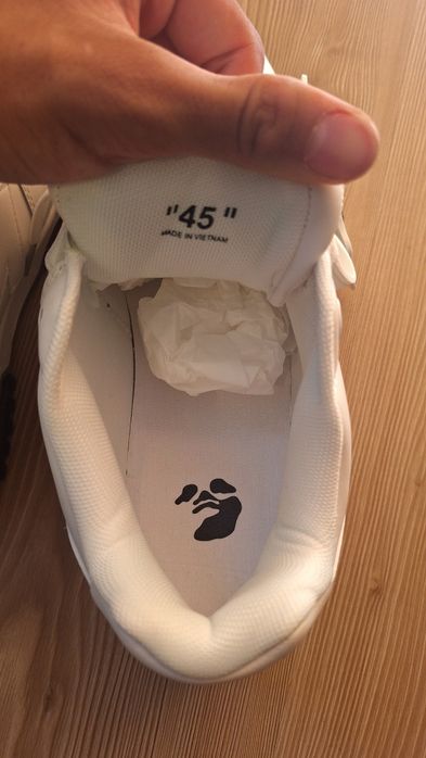 Vand Adidasi Off-White Out Of Office albi