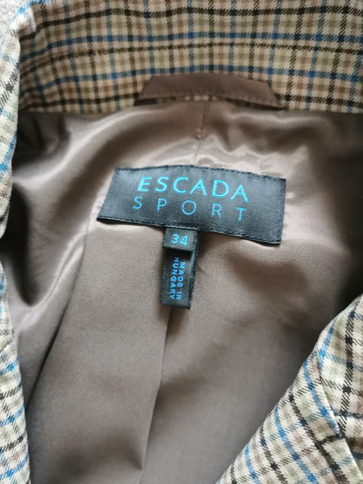 Costum Escada dama