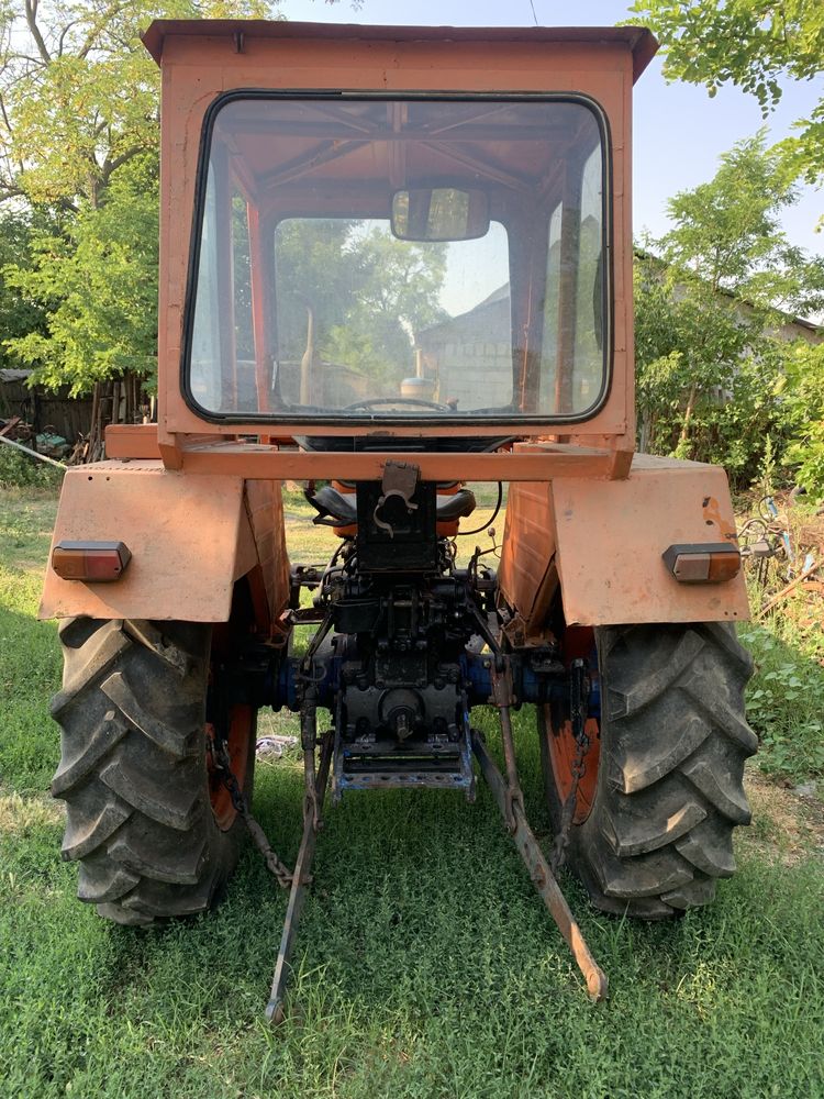 Vand tractor fiat 411 .