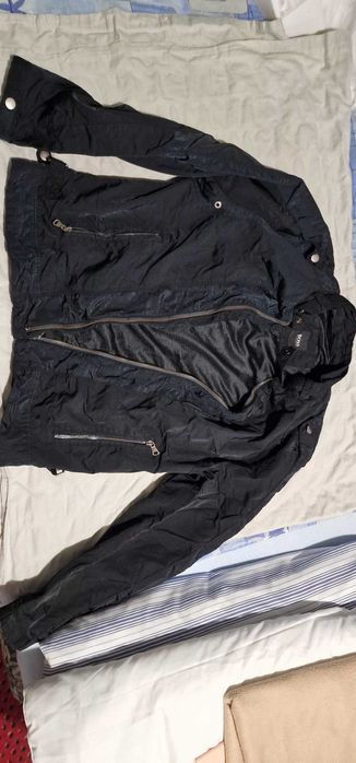 Geaca Boss Neagra masura S