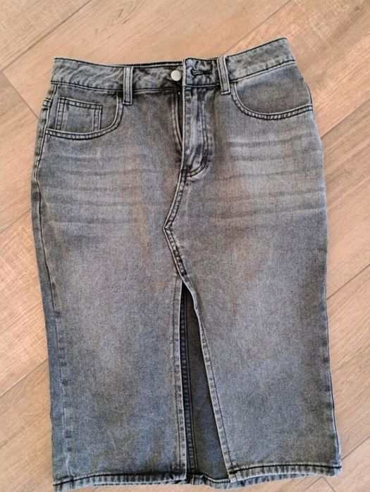 Fusta din denim cu crăpătură, M