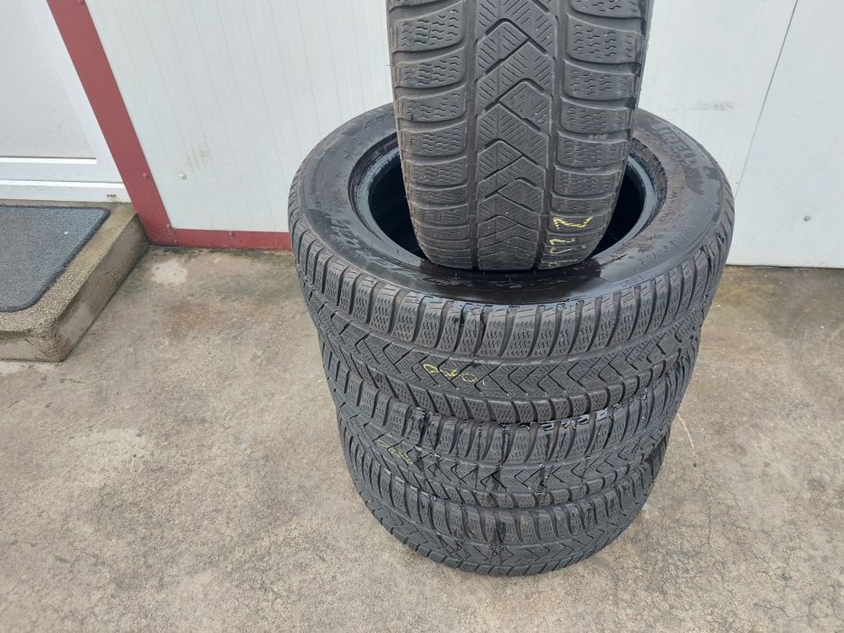 150 lei bucata! Set anvelope M+S/IARNA 225 60 17 Pirelli