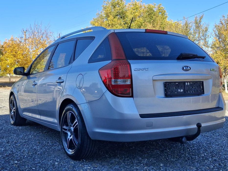 KIA Ceed - 1.6 CRDi - Climatronic / Pilot / Comenzi