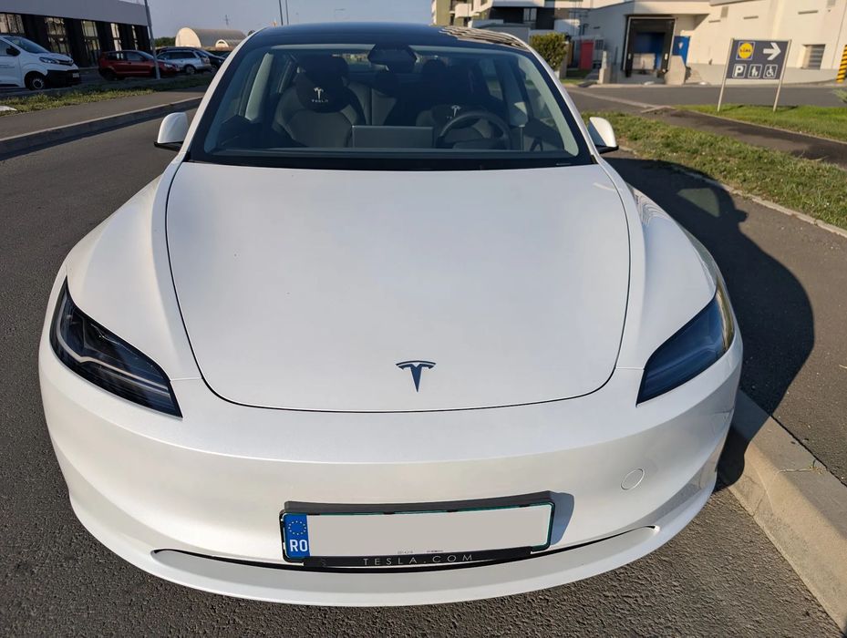 Tesla Model 3 Tesla Model 3 Highland Standard Range RWD
