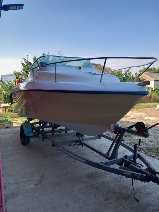 Barca cabinata Beneteau Flyer 570