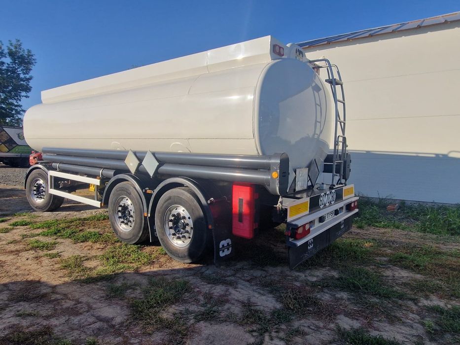 Remorcă cisternă 23000l pentru  produse  periculoase  ADR benzină, mot