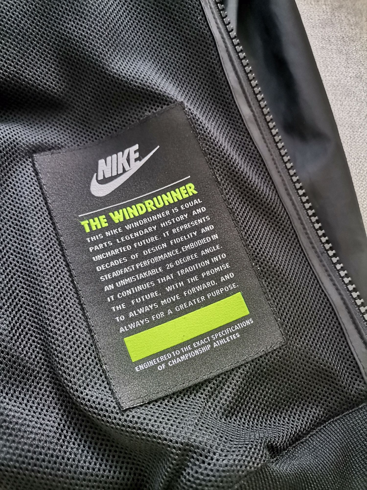 Мъжка ветровка Nike размер М