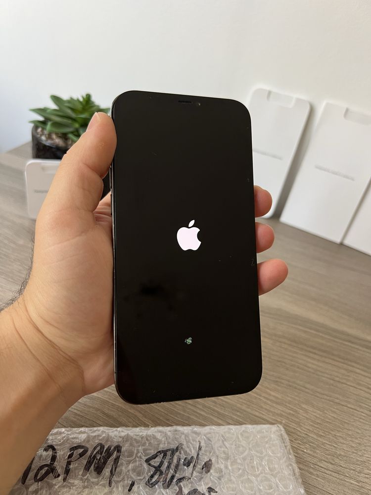 Оригинален дисплей за iPhone 12 PRO MAX, със забележка!