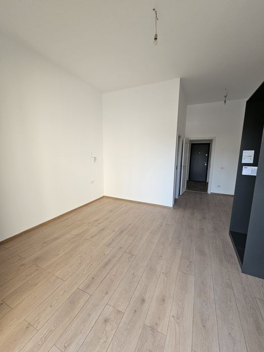 Spatiu comercial / birou 83 mpu, parter inalt, parcare
