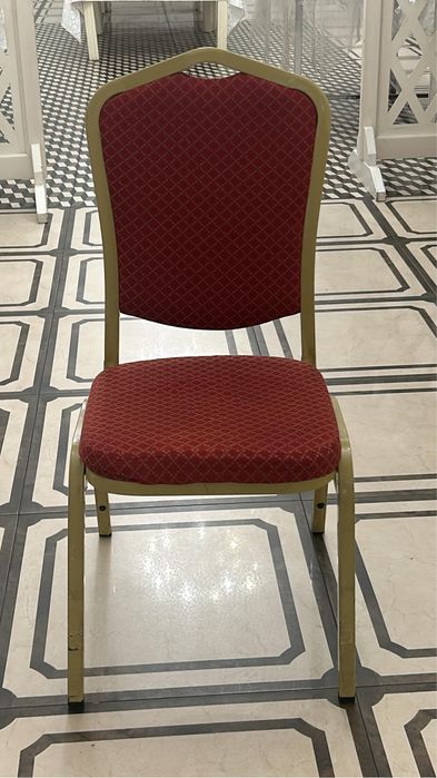 Банкетные стулья