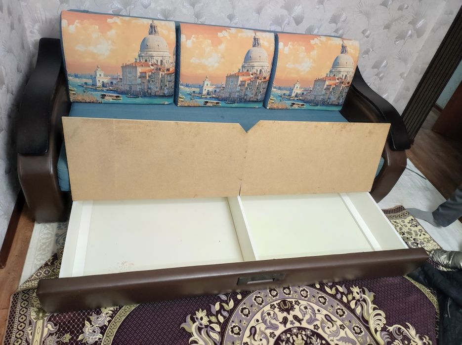 Продается диван очень качественый