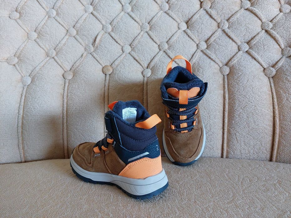 Продавам детски ботуши Quechua Waterproof