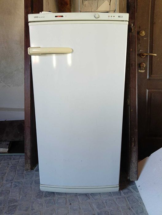 Фризер вертикален