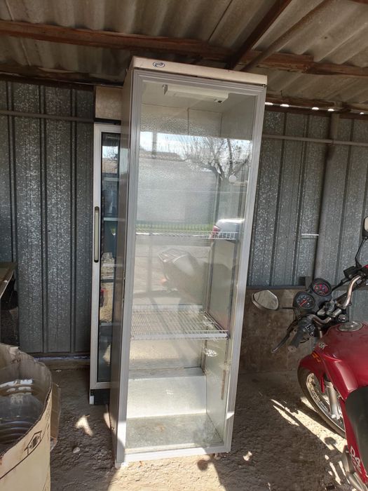 Холодильники витринные