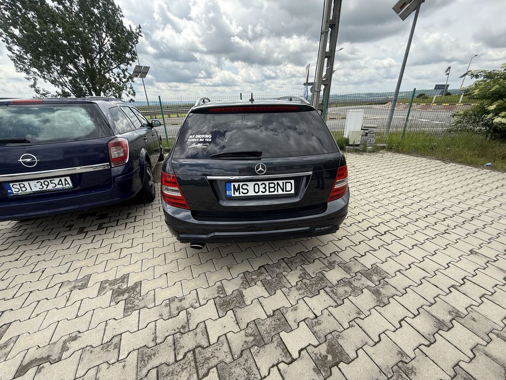 Dezmembrez c220 170cp manual tractiune spate w204facelift xenon