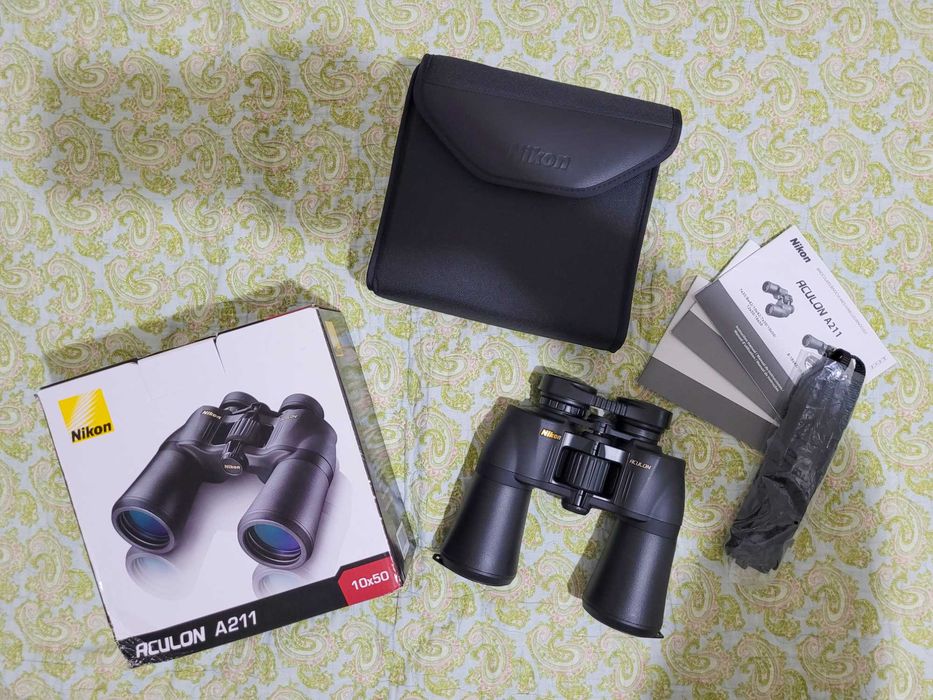 Бинокль Nikon Aculon A211 10x50