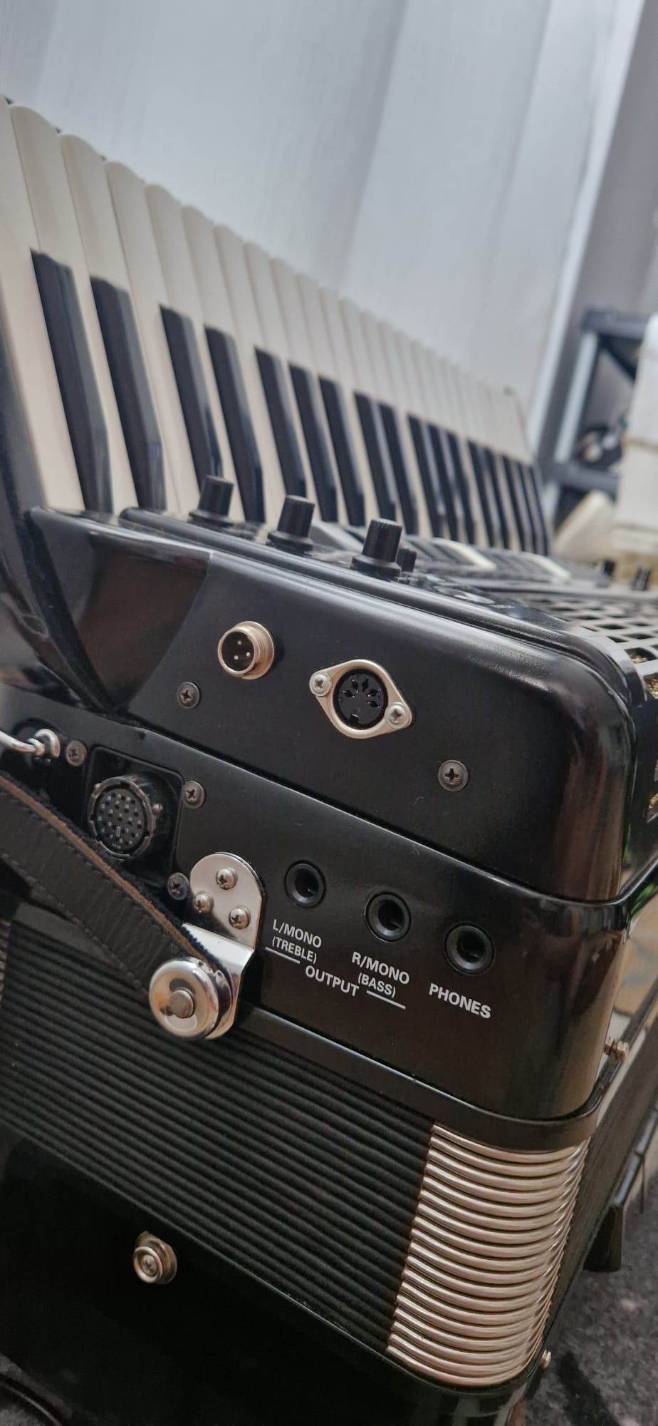 Acordeon fr7x  in stare perfectă