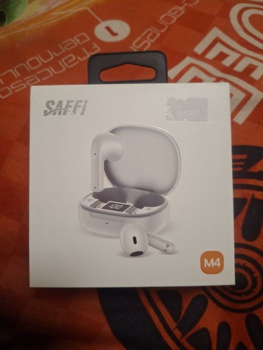 Наушник saffi работает