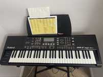 Профессиональный синтезатор Roland EXR-E2 с болле чем 1000 звуками