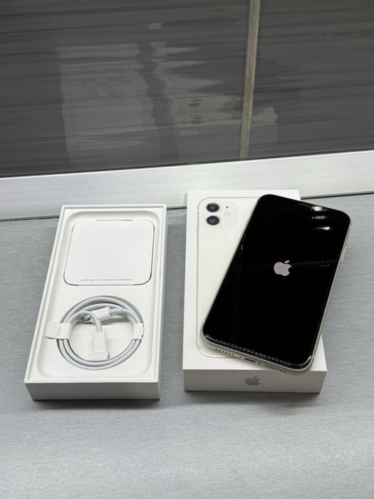 iPhone 11 White в перфектно състояние