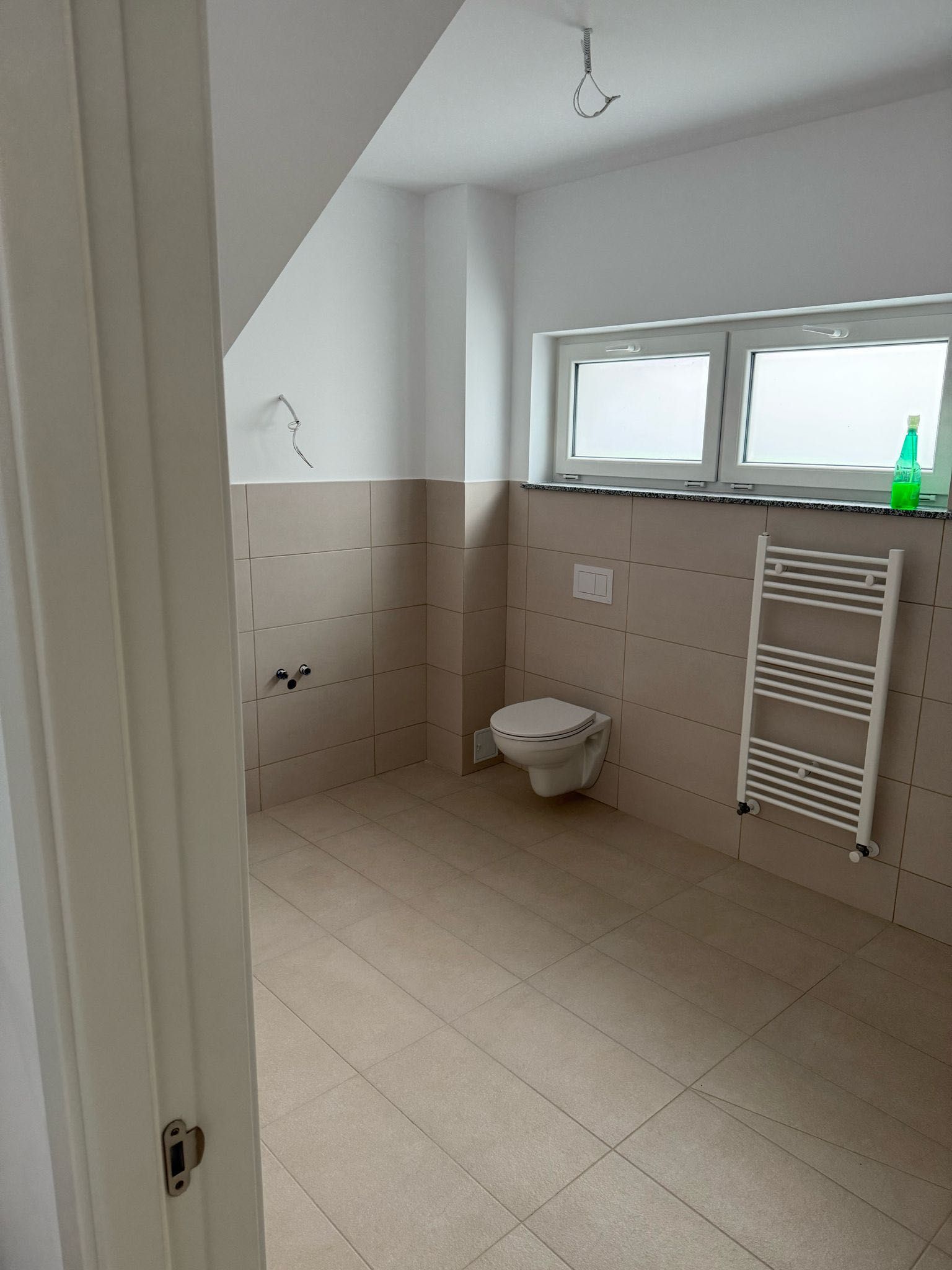 Casa ideală pentru familie – stradă privată, aproape de oraș! Lisaura