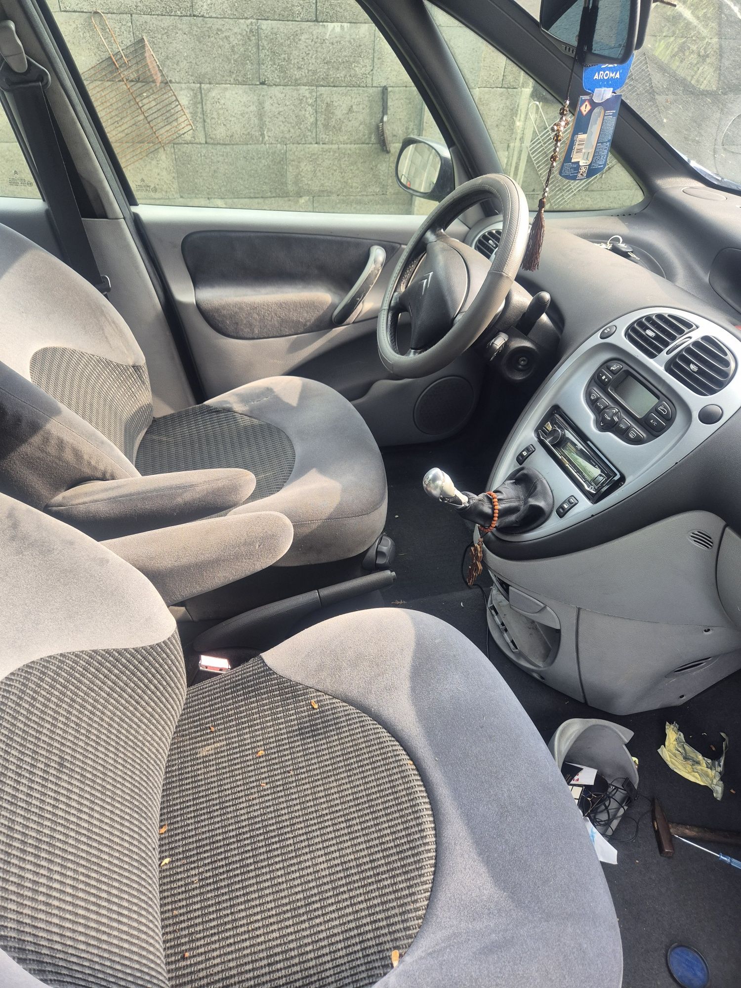 Vând Citroen Xara Picasso 1,6 HDI  pentru piese.