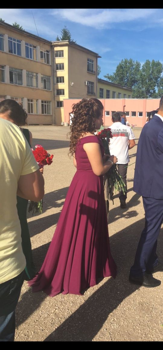 Официална рокля размер L.