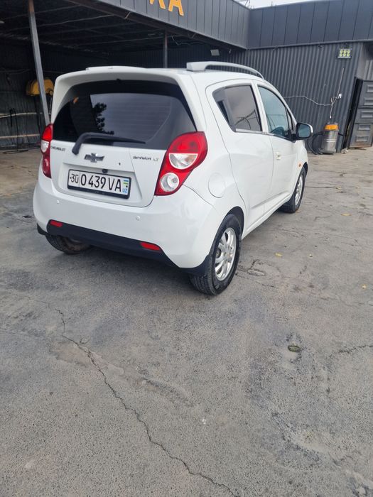Chevrolet spark сотилади