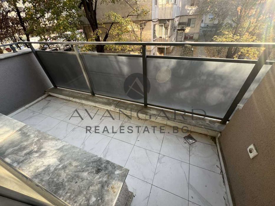 Продава се Тристаен апартамент в Пловдив, Кючук Париж - 112 кв.м за 1715 €/кв.м - Снимка #13