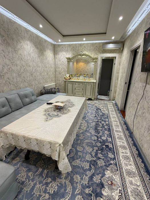 Срочно Продам квартиру Чиланзар Ц квартал.  2х комнатная