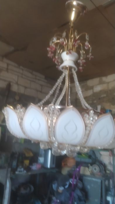 Продам люстру в хор.состоянии