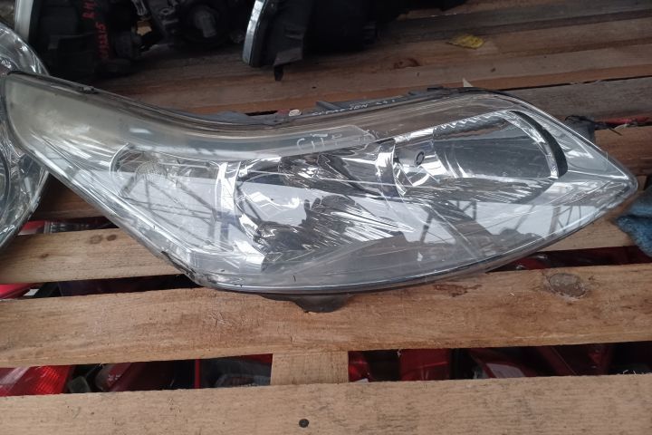 Far dreapta Citroen C4 1 [2004 - 2008] Hatchback 5-usi 1.6 HDi MT (10