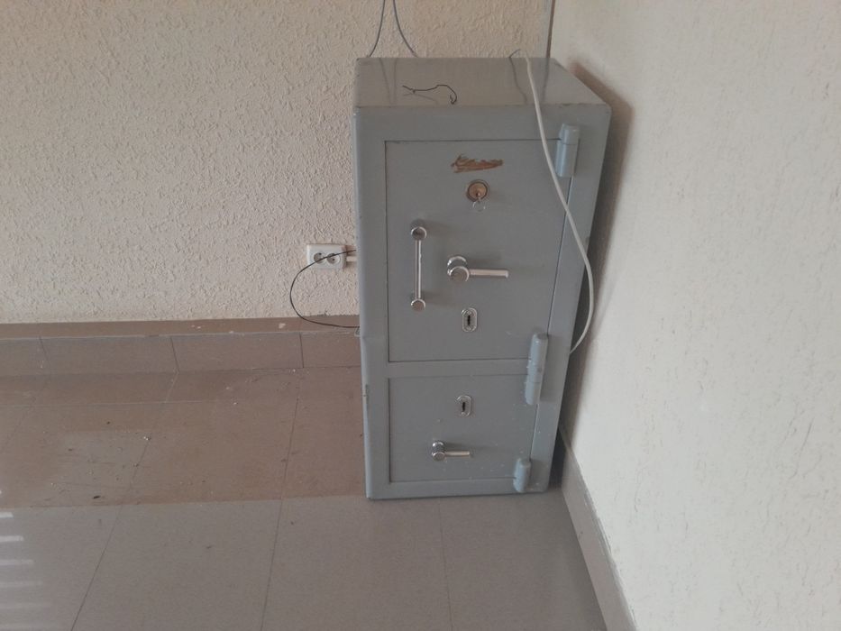 Стол,Стул парта,Сейв ва бошка нарсалар Сотилали