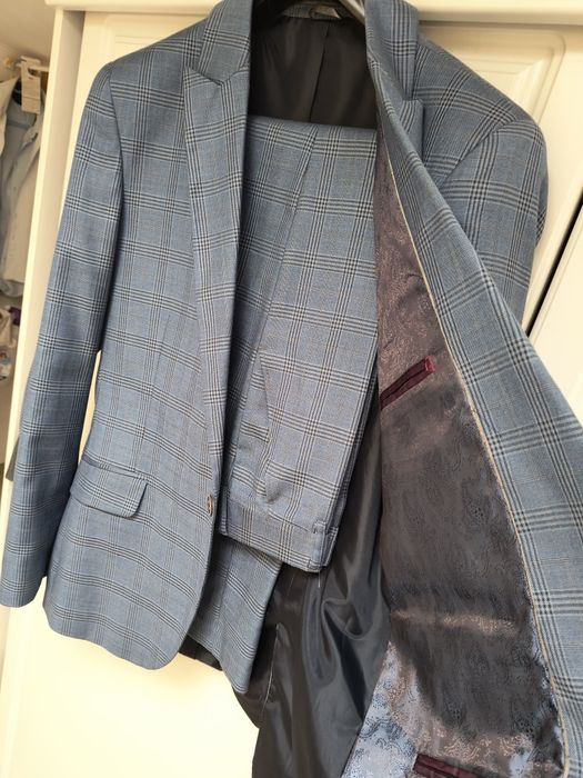 Costum elegant barbati