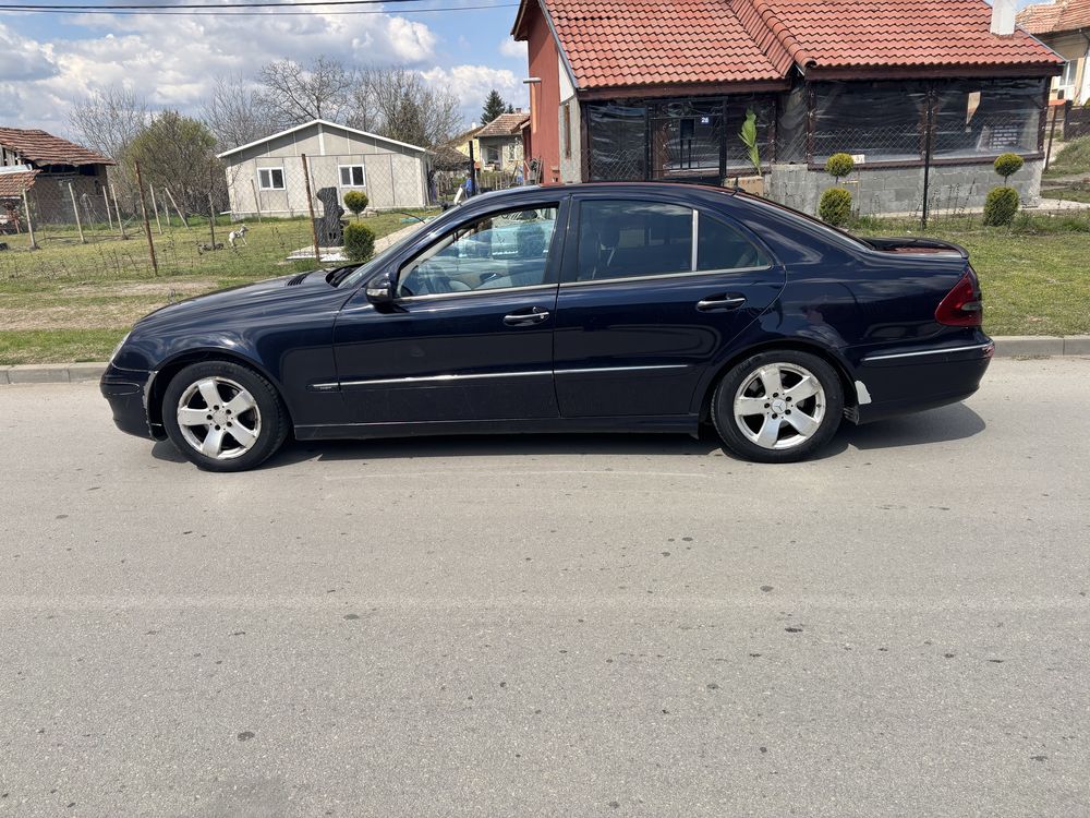 Продавам мерцедес w211 2,2 Cdi 4500 лв
