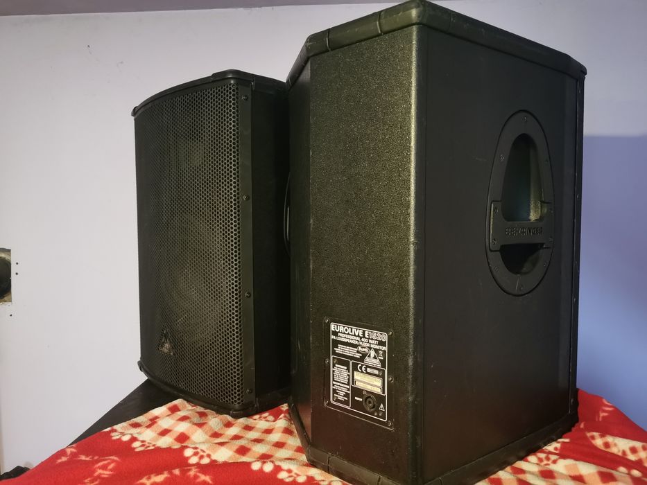 Vand boxe Behringer E1520