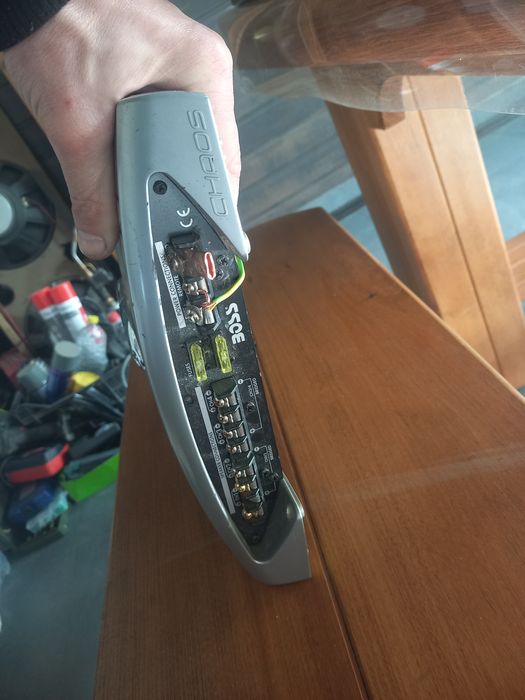 Vând amplificator auto