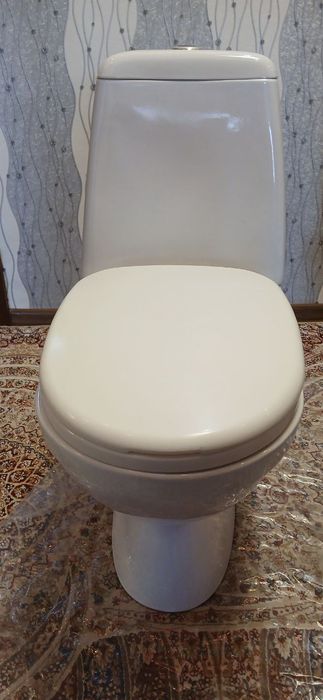 Б/у унитазлар сотилади.