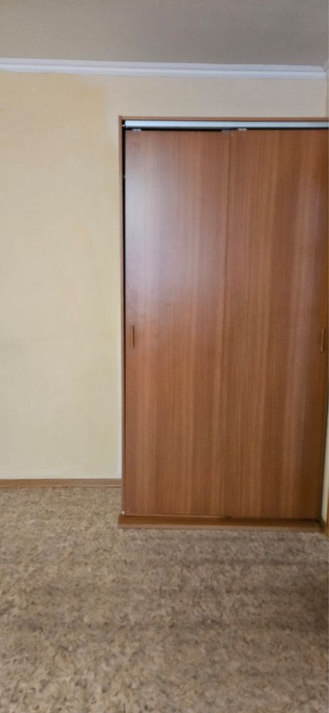 Сдам 1 комнатную квартиру в центре 8 мкр