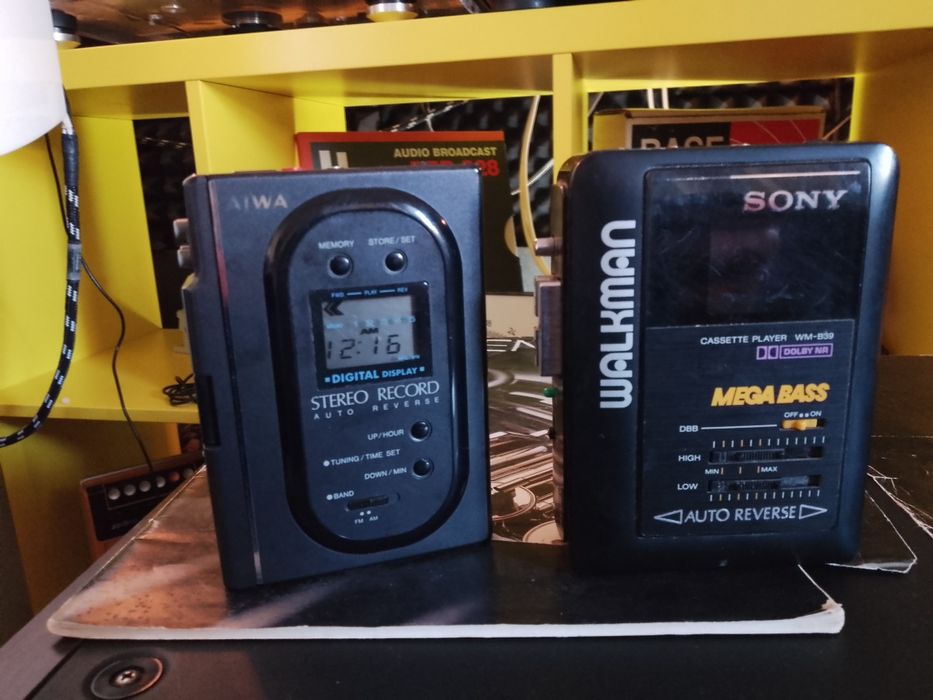 Radiocasetofon/ ITT Interfunk/!Walkman Aiwa, Sony