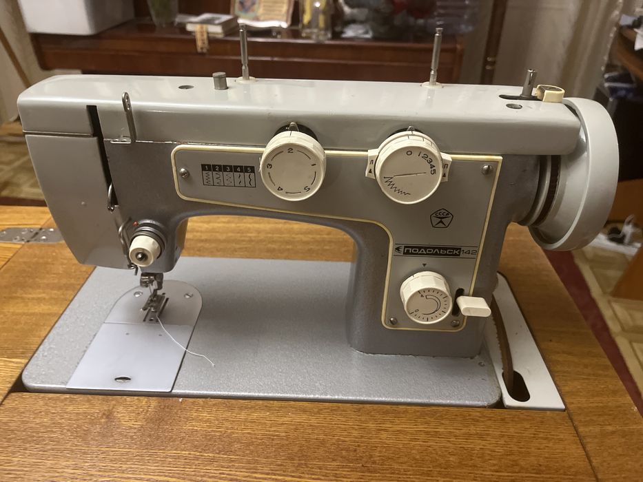 Швейная машинка ПОДОЛЬСК-142